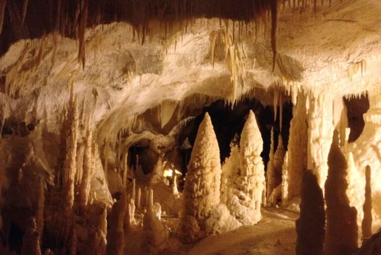 Read more about the article Frasassi Caves
